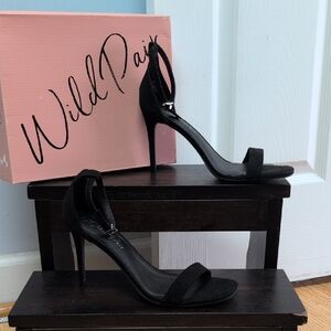 Wild Pair Bethie Black Strappy Ankle Textile-Faux Suede Stiletto Size 9.5M NEW
